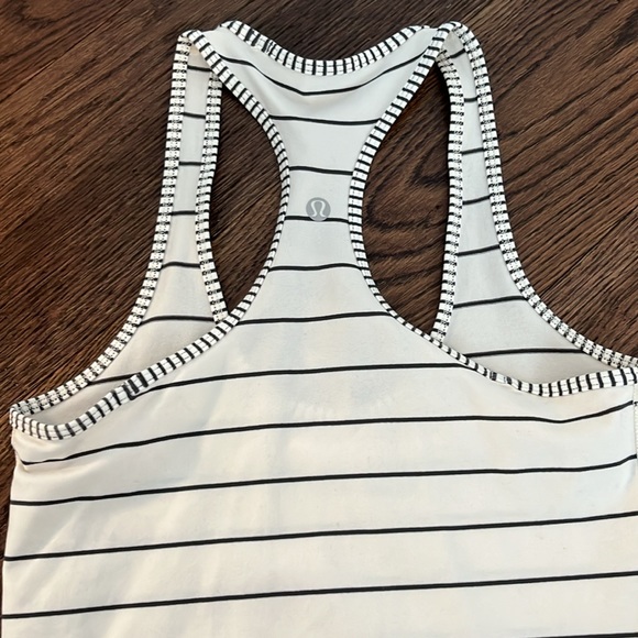 Women’s lululemon tank. - Picture 2 of 2
